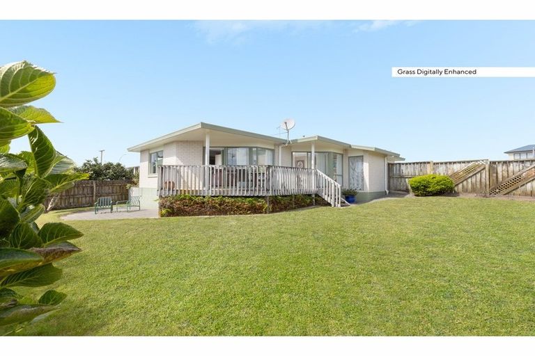 Photo of property in 5 Burnt Oak Drive, Pyes Pa, Tauranga, 3112