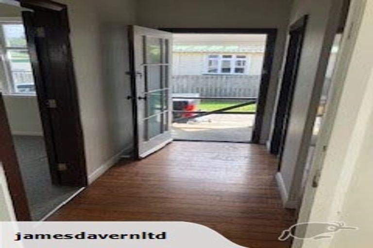 Photo of property in 192 Rathgar Road, Henderson, Auckland, 0610