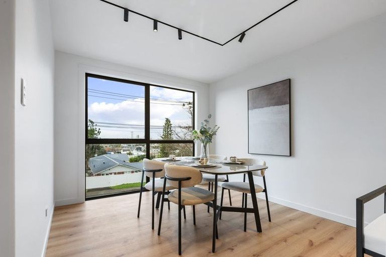 Photo of property in 2a Rangitoto Terrace, Milford, Auckland, 0620