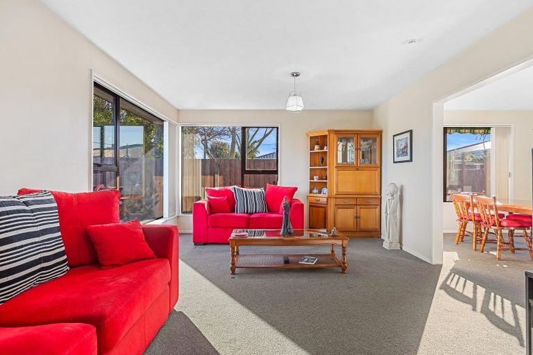Photo of property in 2 Kilburn Street, Bishopdale, Christchurch, 8053