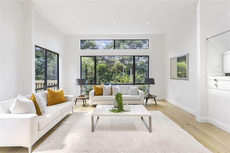 Photo of property in 24 Lorikeet Place, Unsworth Heights, Auckland, 0632