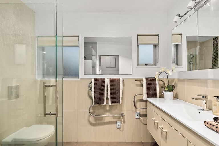 Photo of property in 1/21 Jutland Road, Hauraki, Auckland, 0622