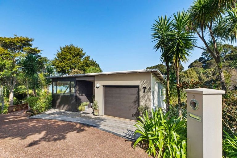 Photo of property in 7 Dorothy Road, Laingholm, Auckland, 0604