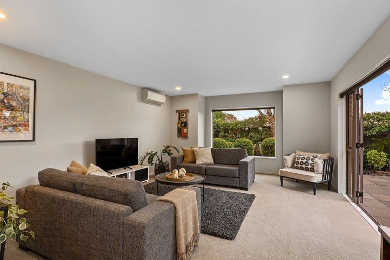 Photo of property in 87b Aikmans Road, Merivale, Christchurch, 8014