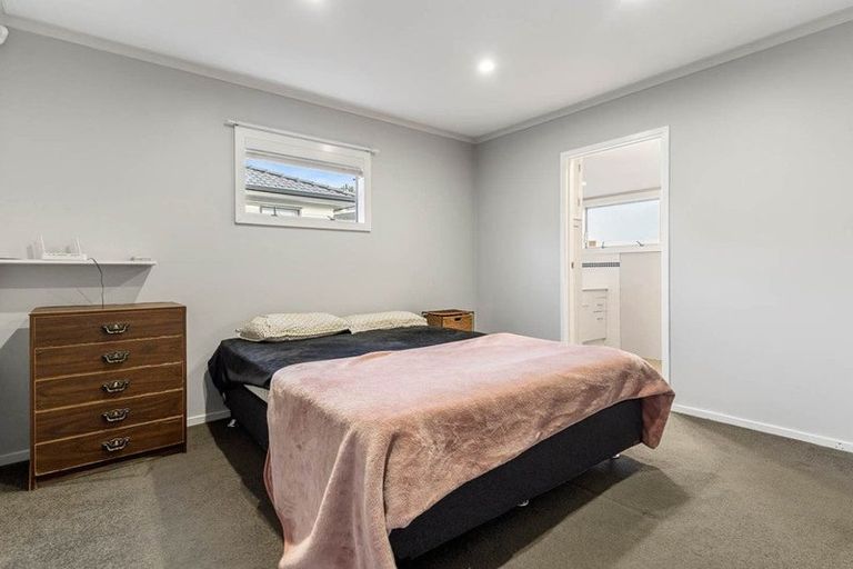 Photo of property in 22 Tabitha Crescent, Henderson, Auckland, 0612