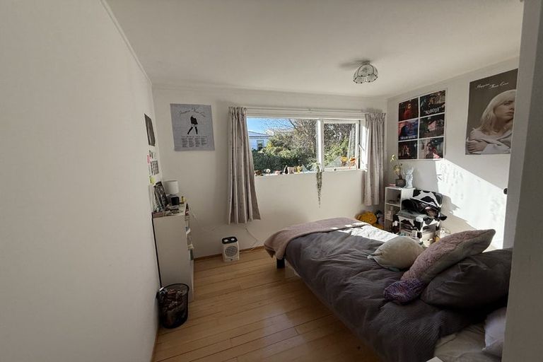 Photo of property in 27a Izard Road, Khandallah, Wellington, 6035