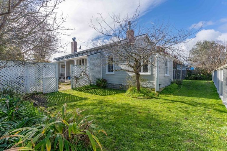 Photo of property in 1 Hadfield Street, Otaki, 5512