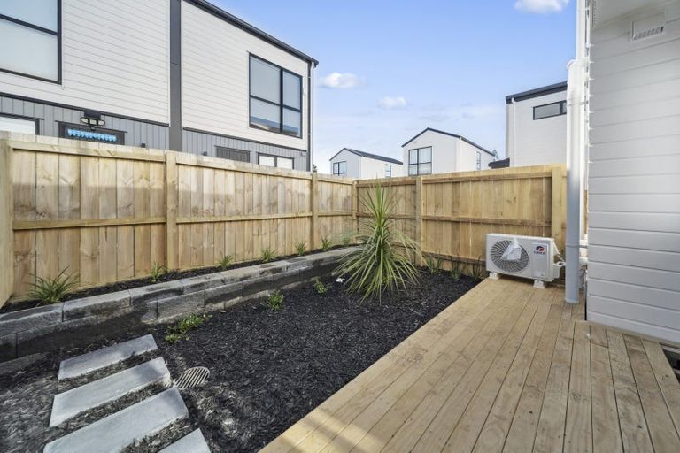 Photo of property in 10 Clendon Place, Manurewa, Auckland, 2102