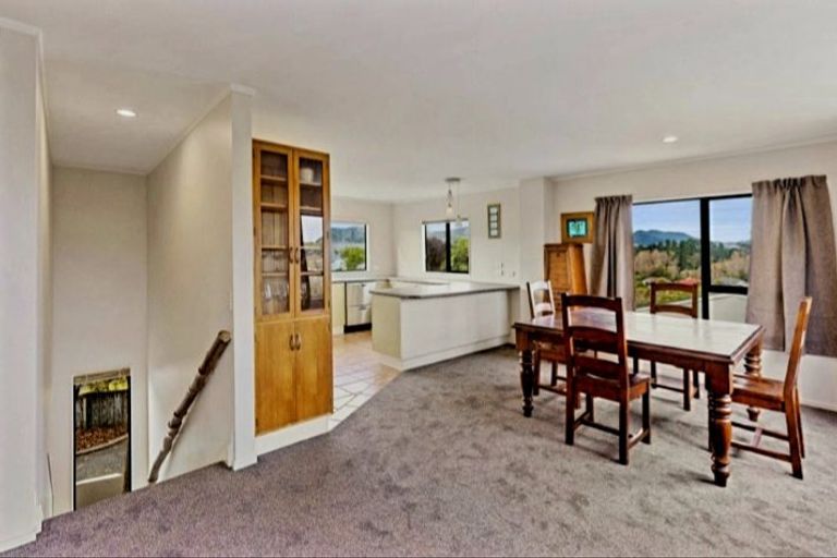 Photo of property in 8 Trig Hill Terrace, Waikanae Beach, Waikanae, 5036