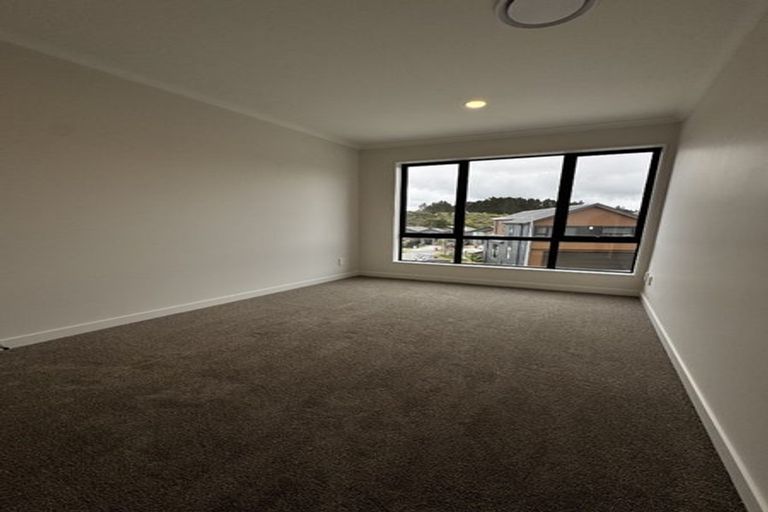 Photo of property in 3 Kikorangi Drive, Wainui, Silverdale, 0992