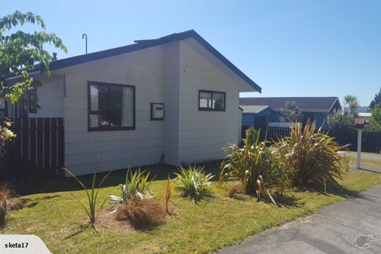 Photo of property in 8 Bobstay Lane, Whitby, Porirua, 5024