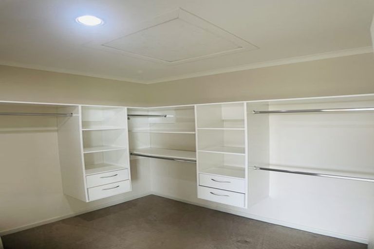 Photo of property in 1 Kenley Heights, Flat Bush, Auckland, 2016