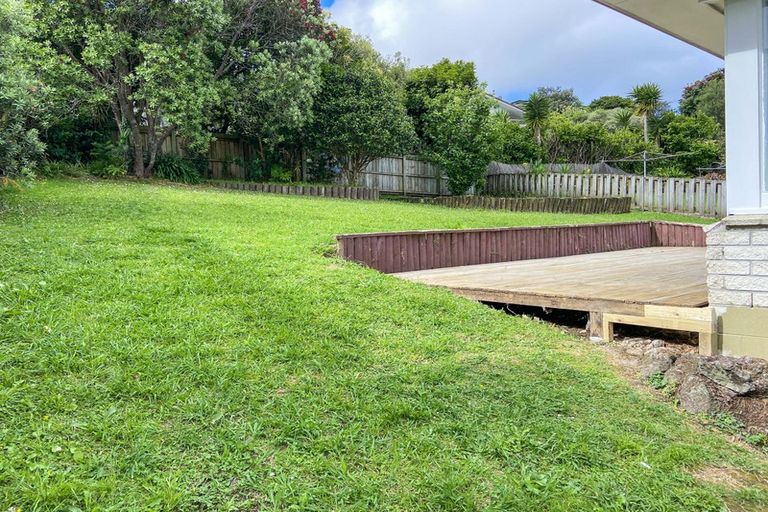 Photo of property in 2/5 Finn Place, Totara Vale, Auckland, 0629