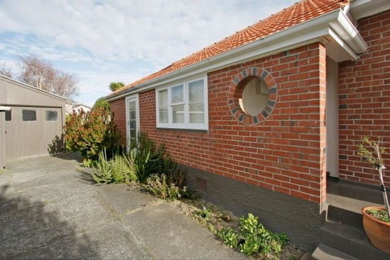 Photo of property in 44 Frederick Street, Terrace End, Palmerston North, 4410