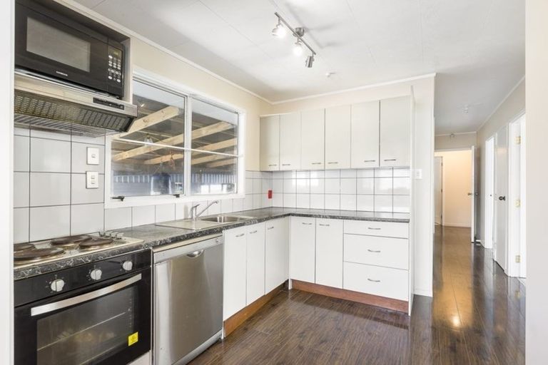 Photo of property in 12 Avro Place, Mangere, Auckland, 2022