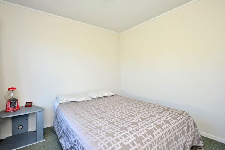 Photo of property in 1 Tamarisk Drive, Riversdale Beach, Masterton, 5872