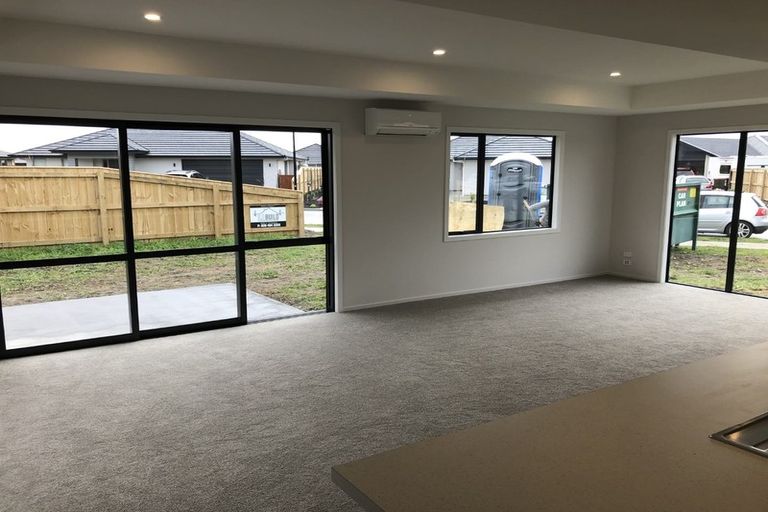 Photo of property in 14 Feltham Street, Hunterville, 4730