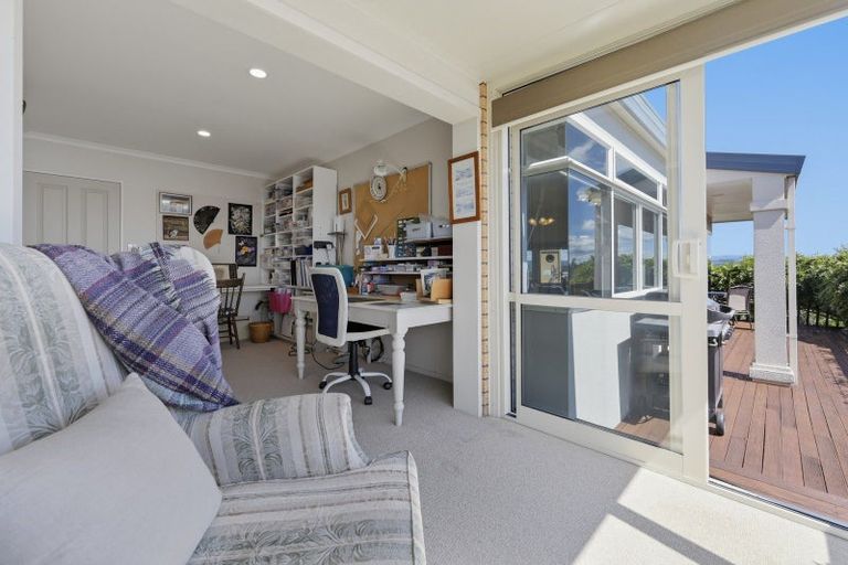 Photo of property in 15 Diamond Head, Hairini, Tauranga, 3112