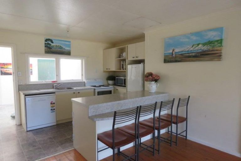 Photo of property in 14 Beach Road, Porangahau, 4293