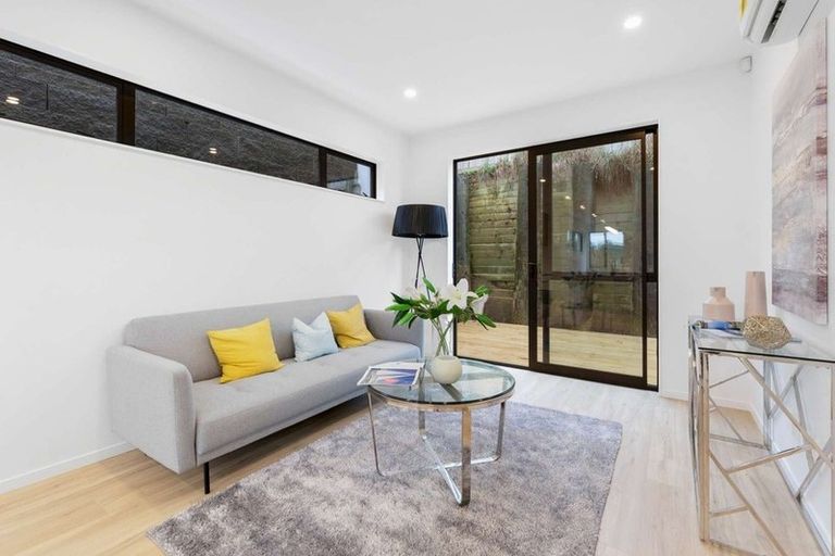 Photo of property in 38 Waihou Crescent, Albany Heights, Auckland, 0632