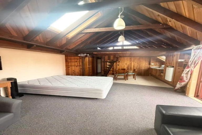 Photo of property in 7b The Esplanade, Eastern Beach, Auckland, 2012