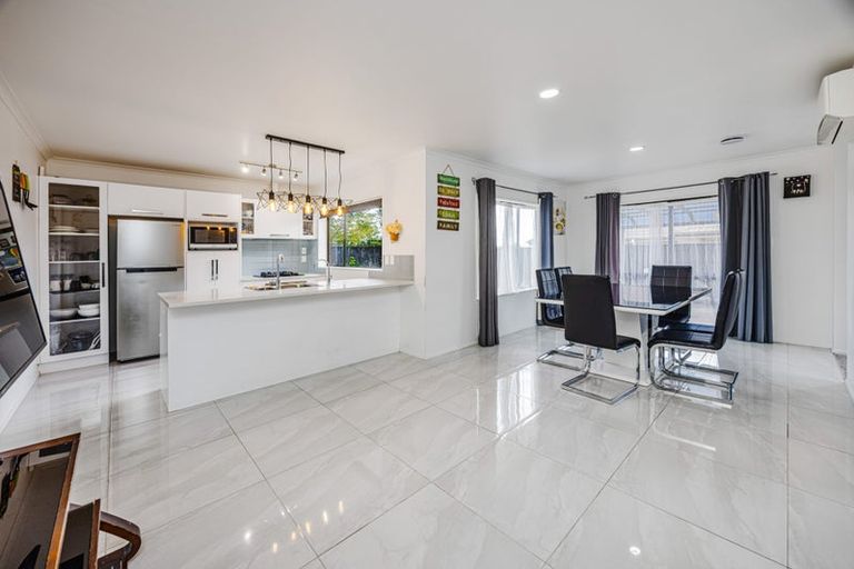 Photo of property in 242 Mahia Road, Weymouth, Auckland, 2103