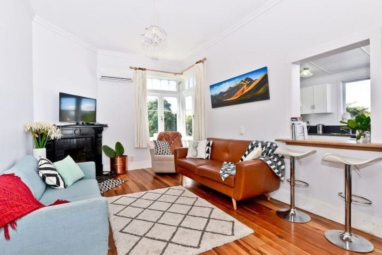 Photo of property in 48 Te Aroha Street, Hamilton East, Hamilton, 3216