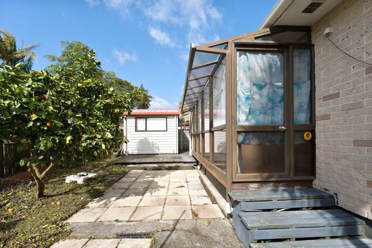 Photo of property in 2/15 Larissa Avenue, Henderson, Auckland, 0610