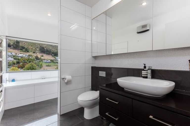 Photo of property in 101h Bowenvale Avenue, Cashmere, Christchurch, 8022