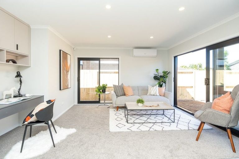 Photo of property in 2/22 Dalgliesh Avenue, Forest Lake, Hamilton, 3200