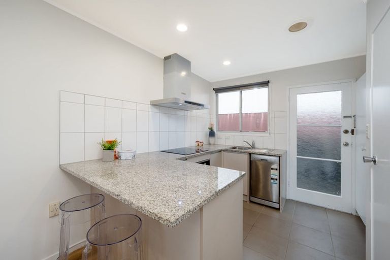 Photo of property in 5/27 Pakuranga Road, Pakuranga, Auckland, 2010