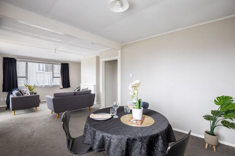 Photo of property in 10 Carey Street, Waitara, 4320