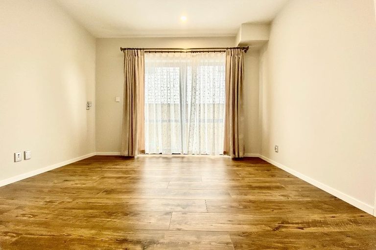 Photo of property in 15 Hikuawa Road, Flat Bush, Auckland, 2019
