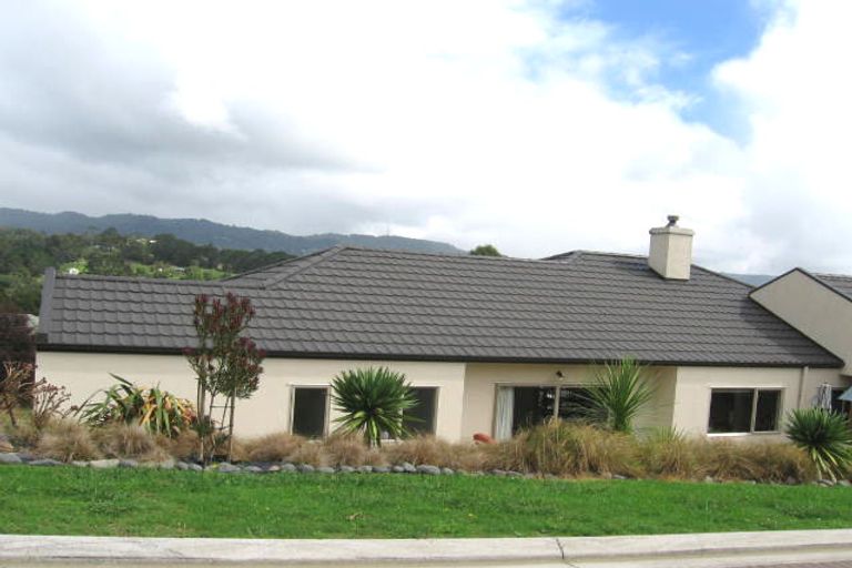 Photo of property in 22 Oratia Drive, Glen Eden, Auckland, 0602