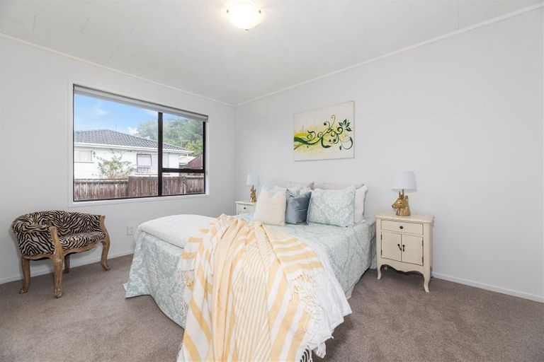 Photo of property in 27 Larissa Avenue, Henderson, Auckland, 0610