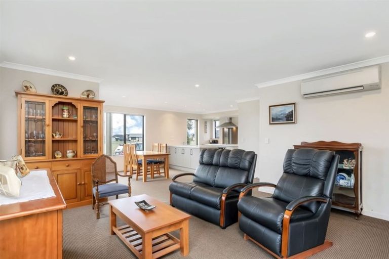 Photo of property in 9 Kahu Street, Pegasus, 7612