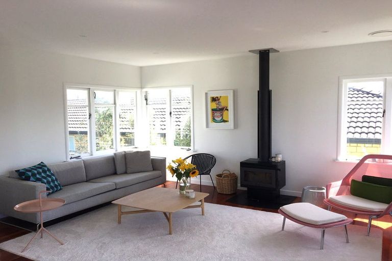 Photo of property in 16 Aramoana Avenue, Devonport, Auckland, 0624