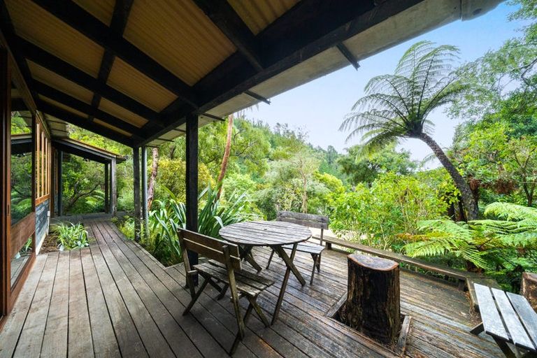 Photo of property in 99 Elmslie Road, Pinehaven, Upper Hutt, 5019