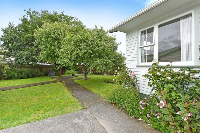 Photo of property in 11 Bonnie Glen Crescent, Ebdentown, Upper Hutt, 5018