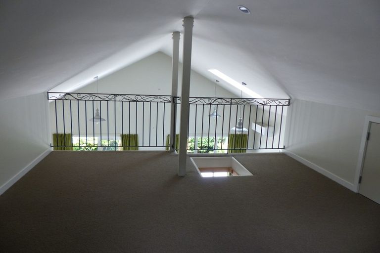 Photo of property in 19 Kakariki Grove, Waikanae, 5036