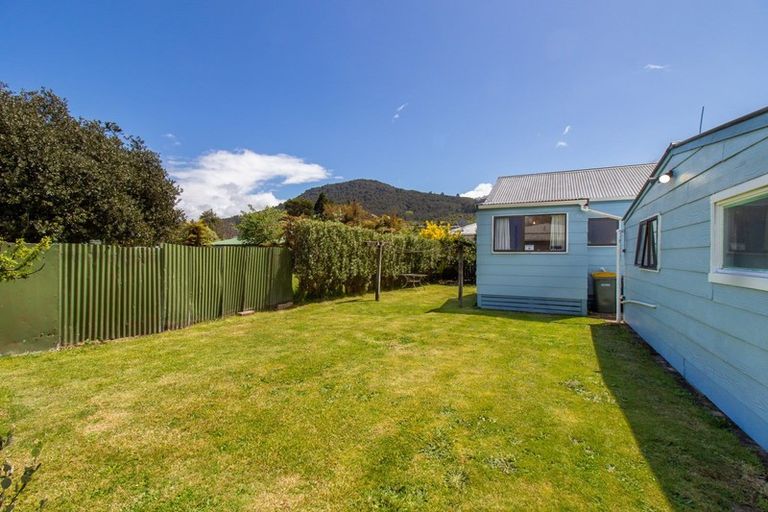 Photo of property in 2 Grayson Avenue, Mangakakahi, Rotorua, 3015