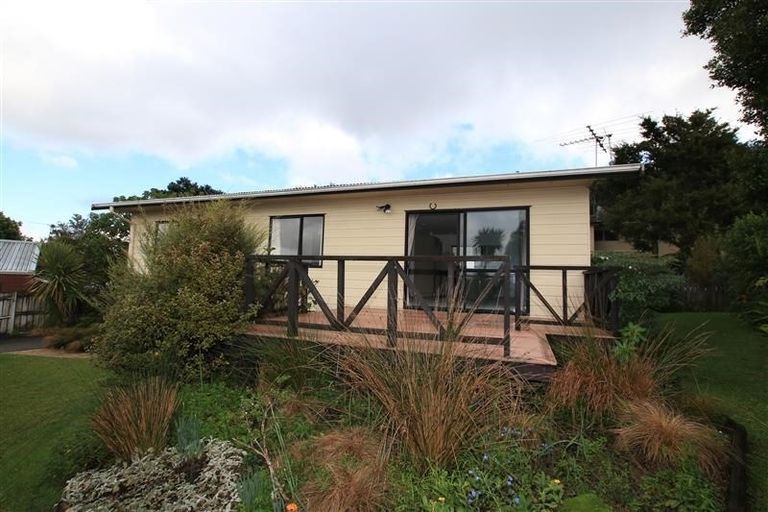 Photo of property in 2/23 Heathglen Place, Bayview, Auckland, 0629