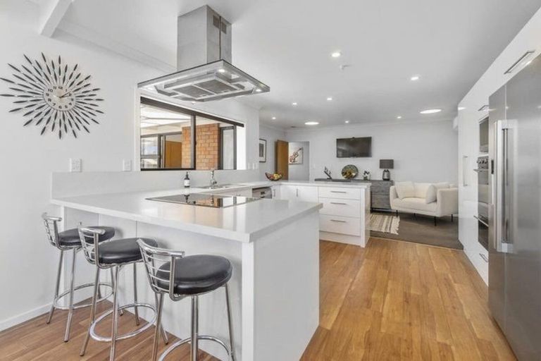 Photo of property in 2 Bannings Way, Hobsonville, Auckland, 0618