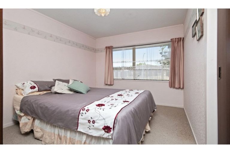 Photo of property in 3 Heron Place, Waiuku, 2123