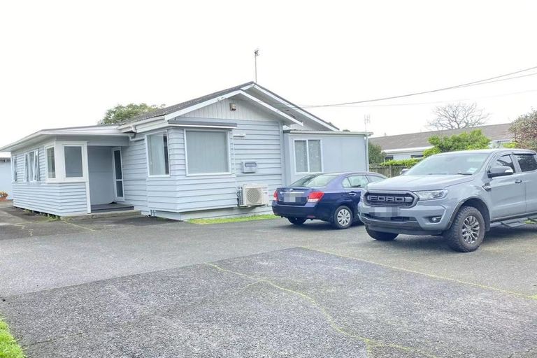 Photo of property in 14 Northcote Road, Takapuna, Auckland, 0622