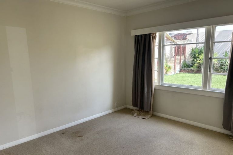 Photo of property in 14-16 Kingsway, Three Kings, Auckland, 1024