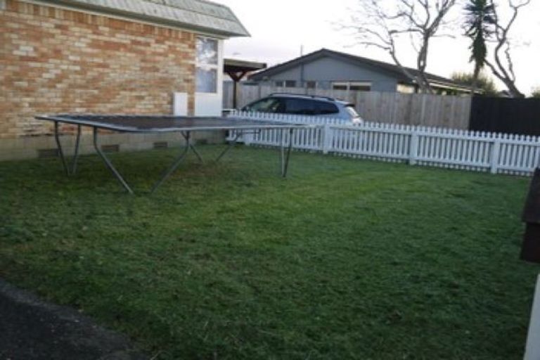 Photo of property in 1/11 Ballater Place, Highland Park, Auckland, 2010