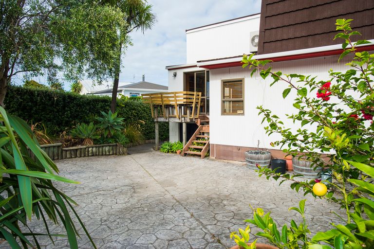 Photo of property in 58 Moana Road, Okitu, Gisborne, 4010
