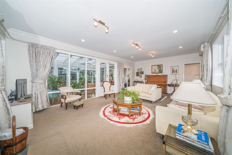 Photo of property in 10 Cremorne Avenue, Hokowhitu, Palmerston North, 4410