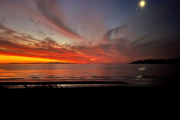 Photo of property in 2 Kirkway, Raumati Beach, Paraparaumu, 5032